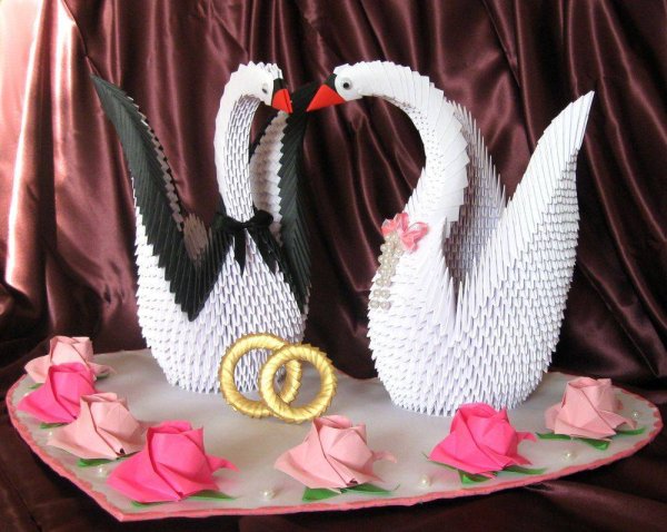 Свадебные лебеди модульное оригами