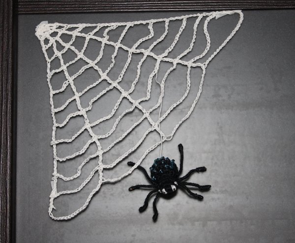 Поделка паук на паутине