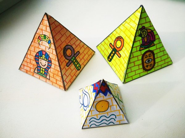 Пирамидка из картона