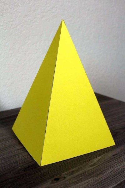 Пирамидка из бумаги
