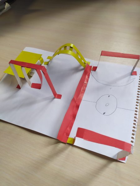 Макет детской площадки из бумаги