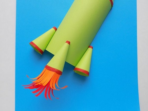 Ракета из цветной бумаги