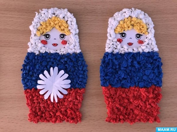 Поделка ко Дню российского флага в детский сад