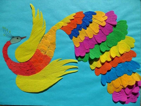Птица из цветной бумаги