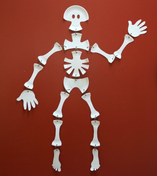 Подвижный скелет из бумаги