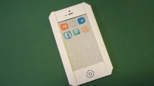 Телефон мобильный из картона