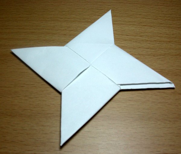 Оригами звезда сюрикен из бумаги