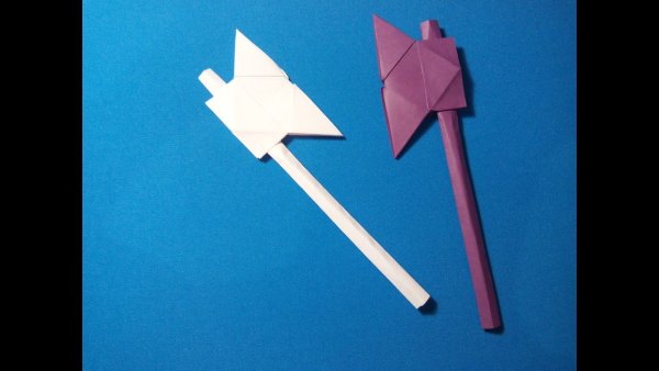 Оригами топор из бумаги