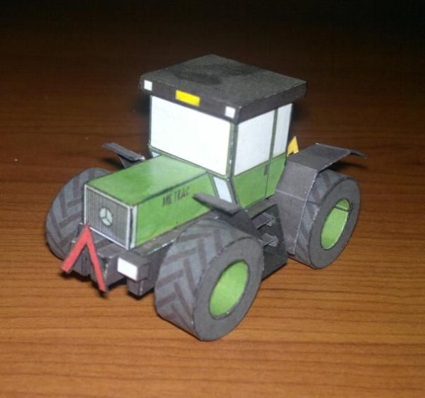 Модель трактора из бумаги