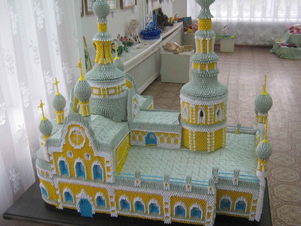 Храм Василия Блаженного в технике модульного оригами