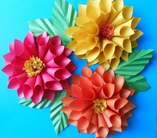 Цветы из цветной бумаги