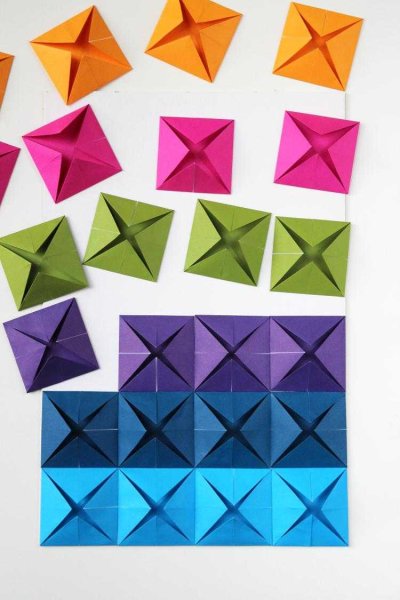 Квадратики из цветной бумаги