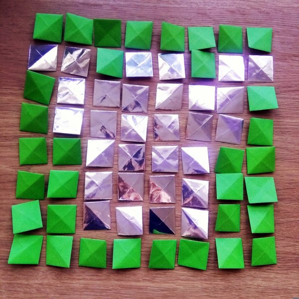Мозаика из бумажных квадратиков