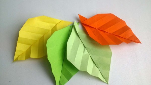 Осенние листочки оригами