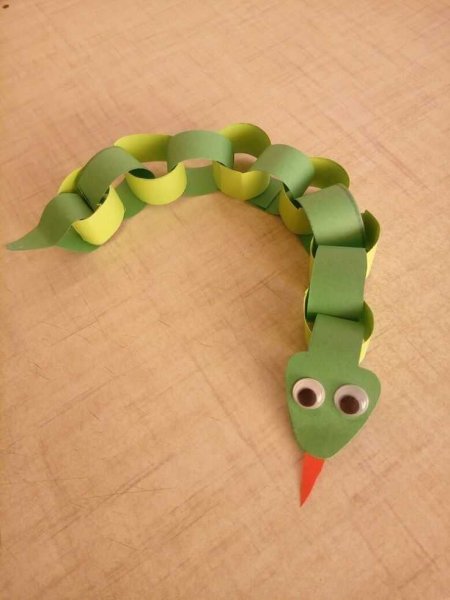 Детская поделка змея