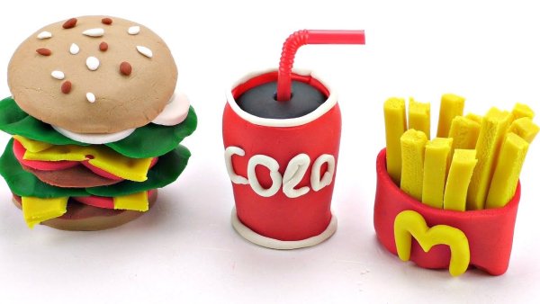 Гамбургер из пластилина для детей
