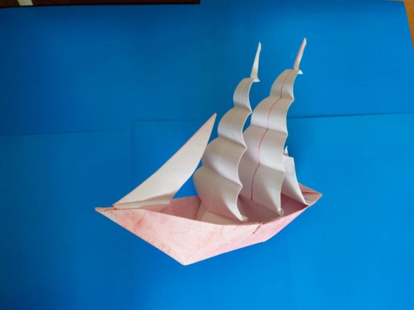 Кораблик парусник из бумаги оригами
