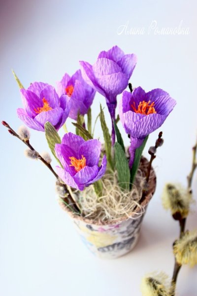 Крокусы цветы из гофробумаги