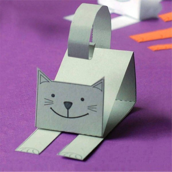 Кошка из картона и бумаги