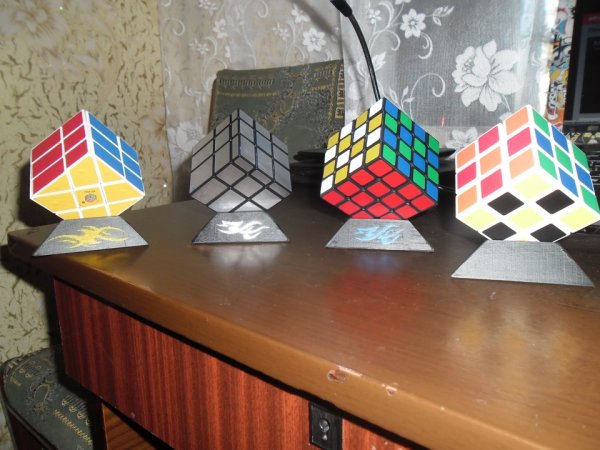 Подставка для кубика Рубика