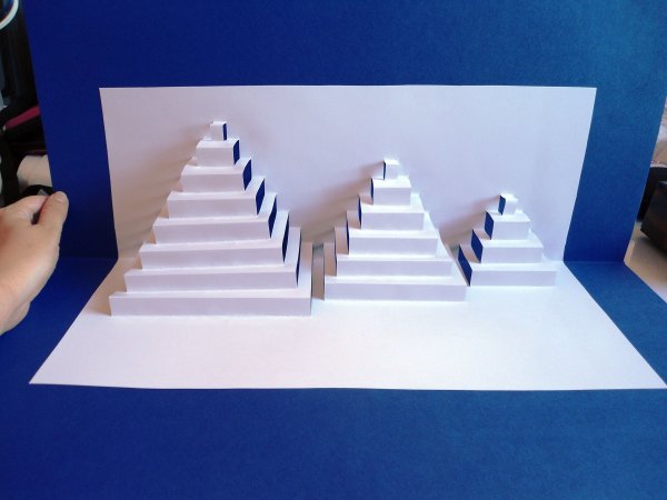 Киригами пирамида
