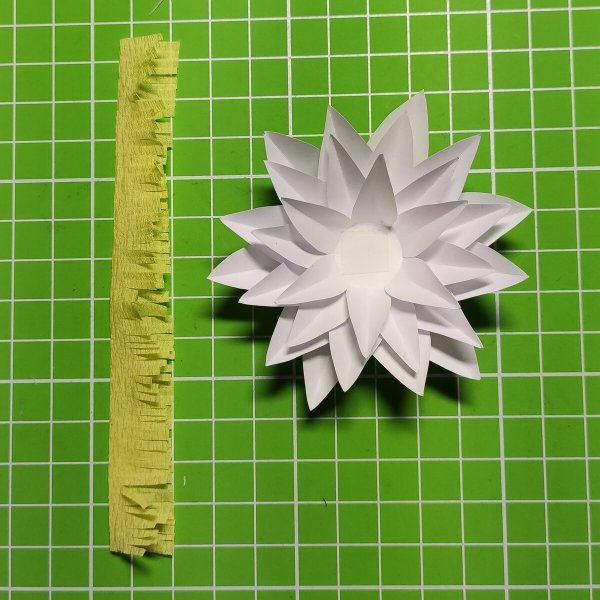 Цветок кувшинка из бумаги