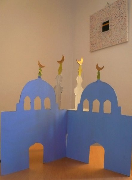 Макет мечети из картона