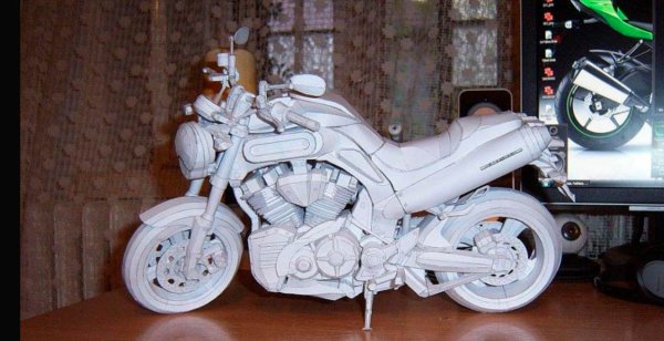 Модель мотоцикла из картона