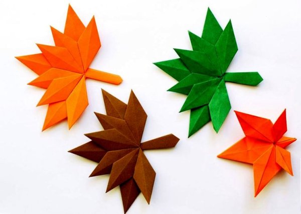Осенний листок из бумаги