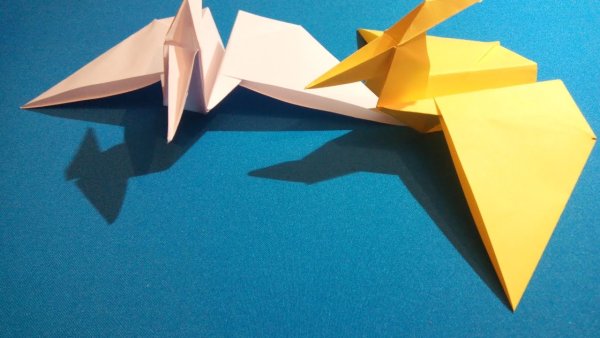 Оригами птеродактиль из бумаги