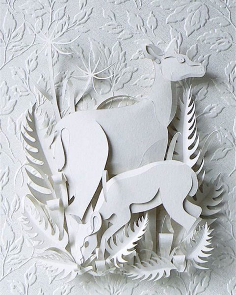 Рельефная композиция из белой бумаги