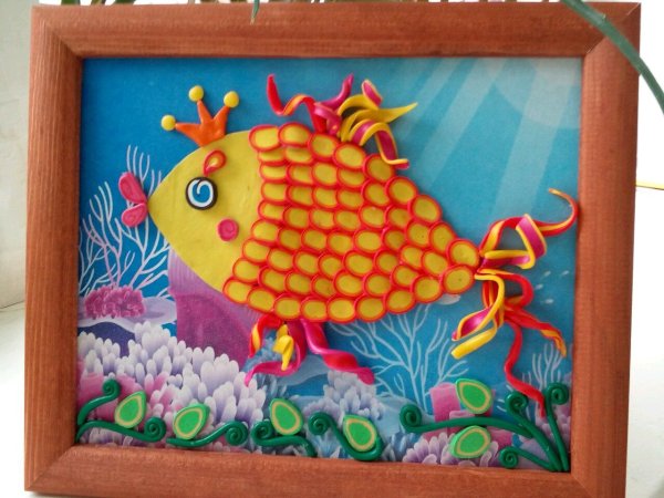 Поделка Золотая рыбка пластилинография