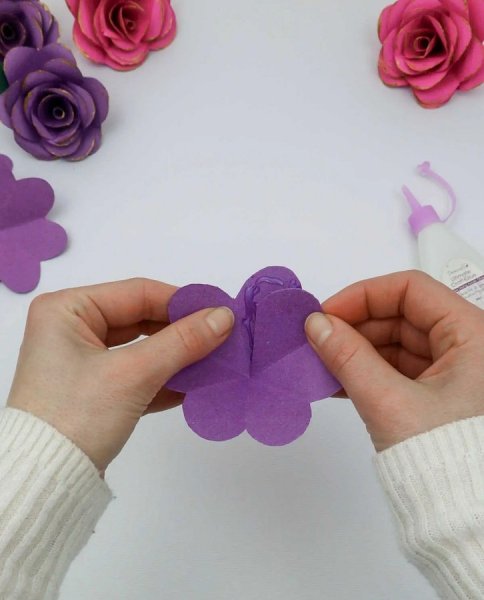 Как сделать цветочки из цветной бумаги