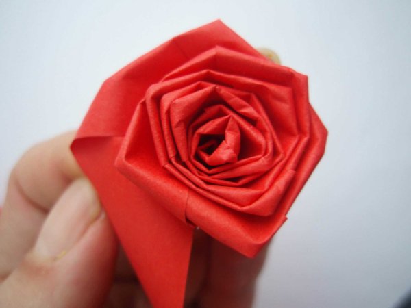 Розочка из бумаги оригами