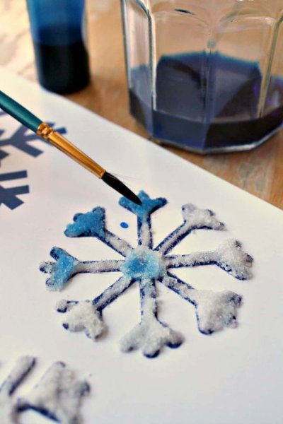 Рисование солью Снежинка