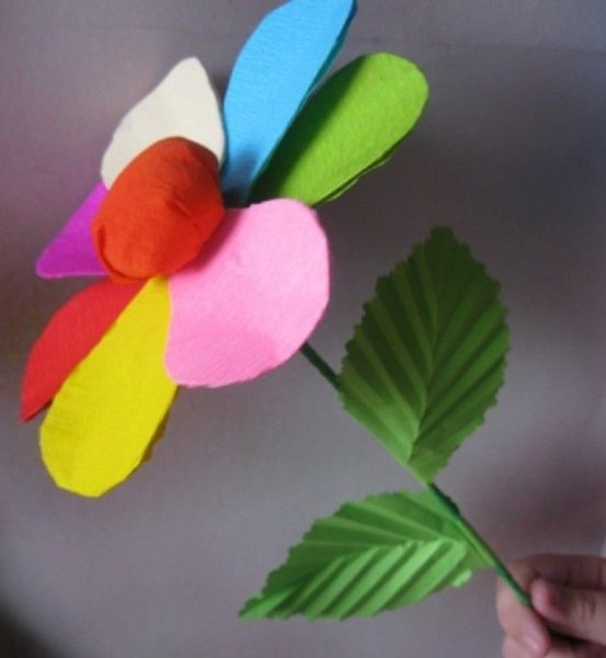 Поделка цветок из цветной бумаги