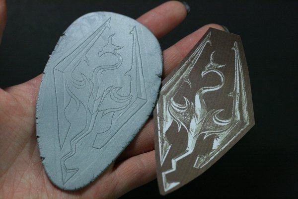 Медальоны Скайрима из полимерной глины
