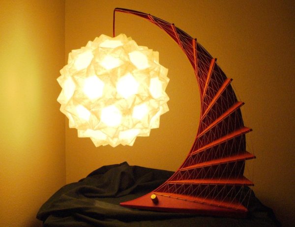 Настольная лампа из картона
