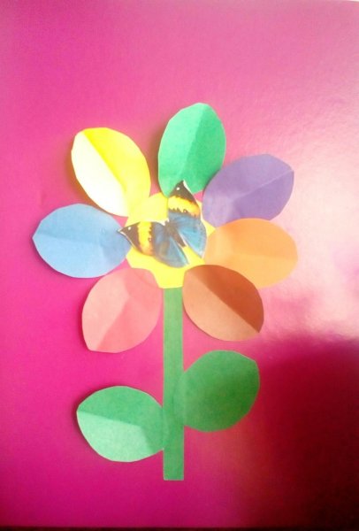Поделка цветок из цветной бумаги