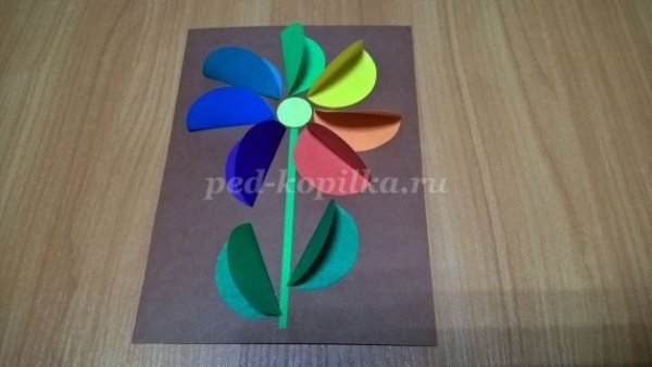 Поделка Цветик семицветик из бумаги для детского сада