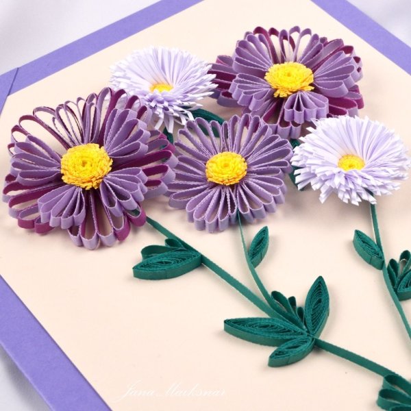 Цветы из цветных бумажных полосочек