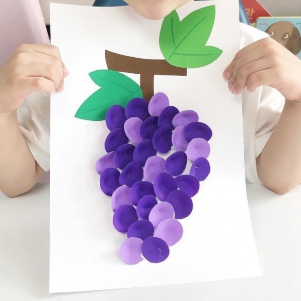 Объемный виноград из цветной бумаги