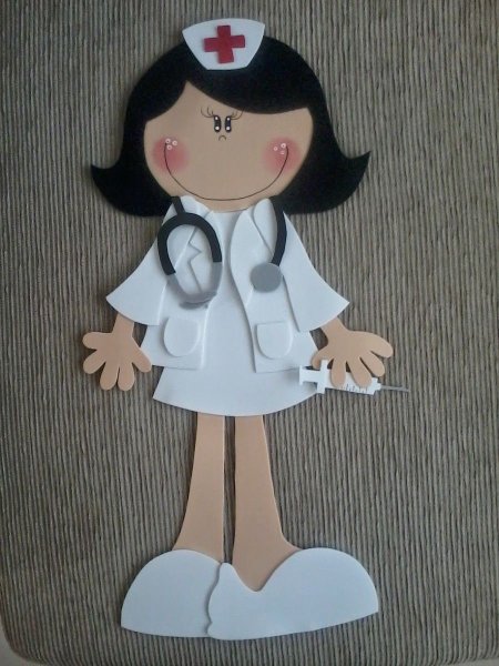Кукла медсестры из фетра