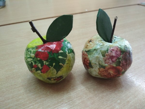 Поделки яблоко из гофрированной бумаги