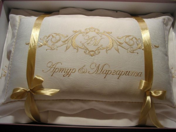Подушки на свадьбу в подарок