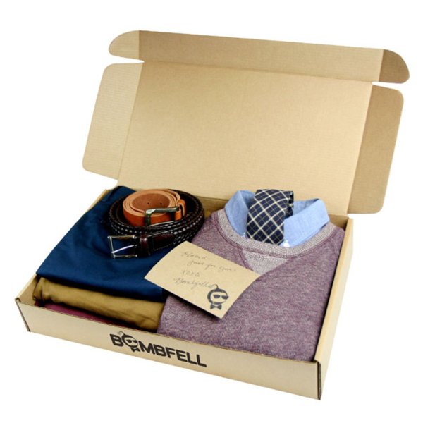 Коробка для упаковки одежды в подарок