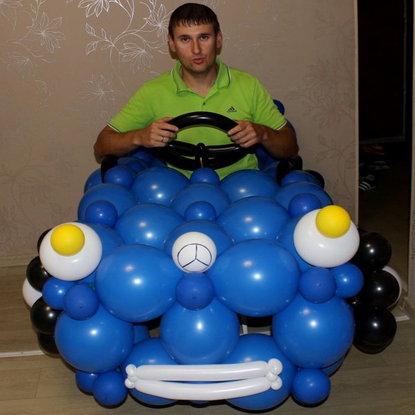 Машинка из воздушных шаров