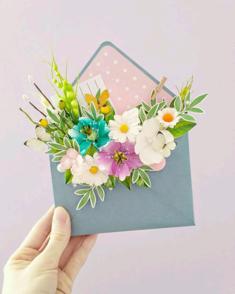 Женщине подарок открытки с цветами