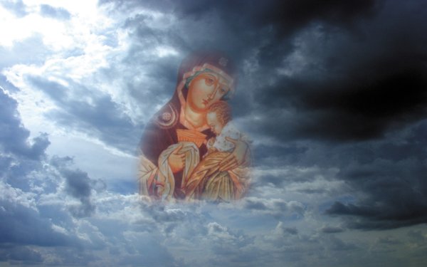 Богородица в небе