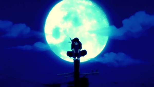 Столб на фоне Луны